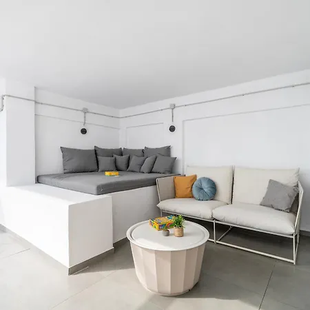 Houseloft Mondrian Campus * سالونيك